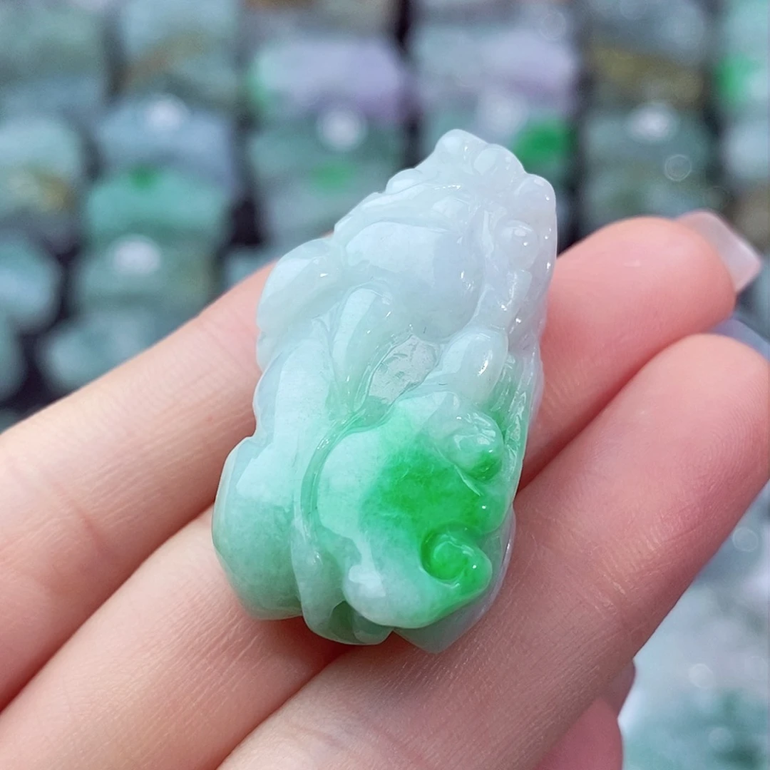 颈饰未镶嵌翡翠天然