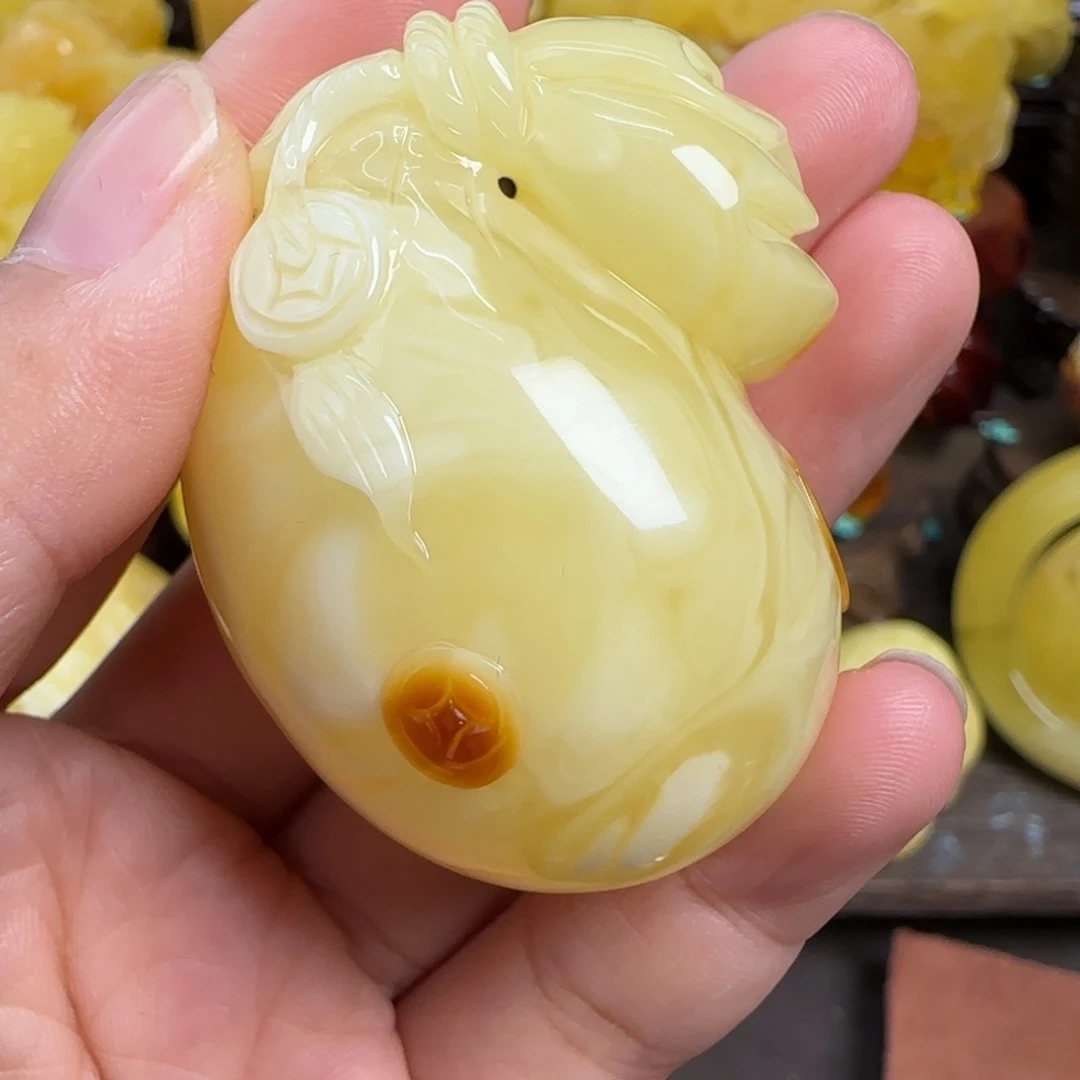 蜜蜡未镶嵌珠宝奇石