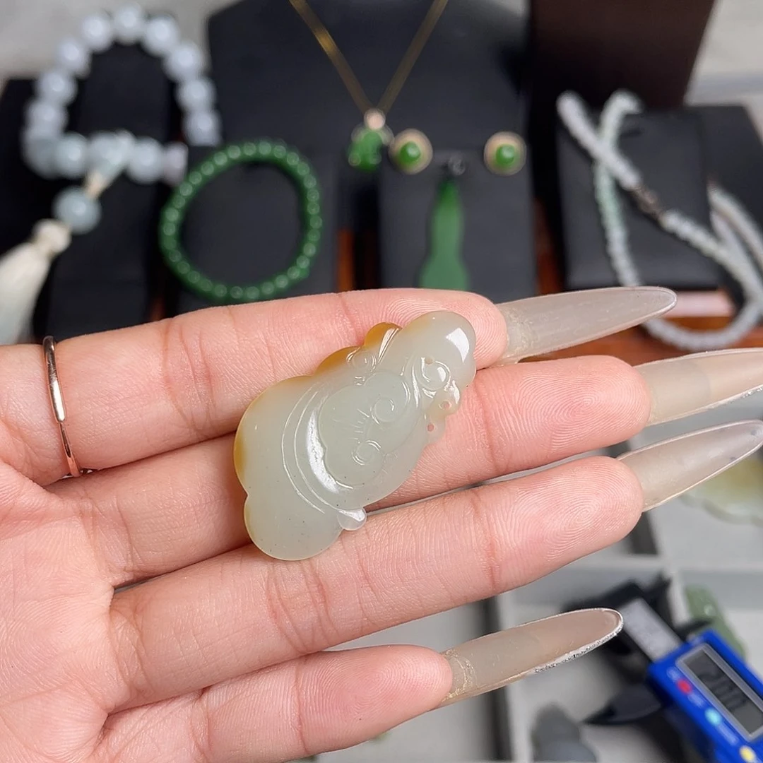 颈饰未镶嵌和田玉