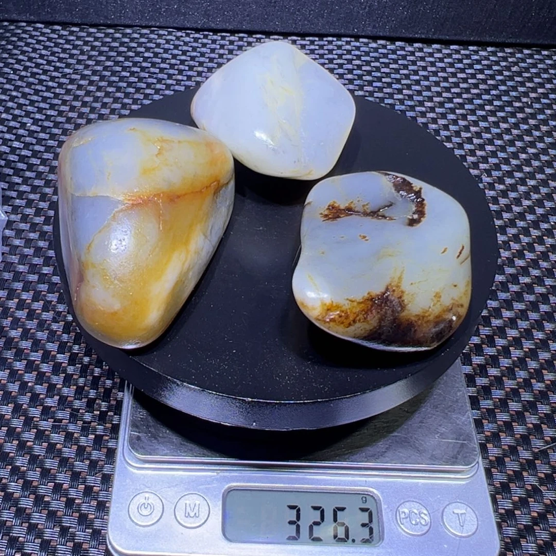 吊坠(不含链)未镶嵌和田玉（子料）326