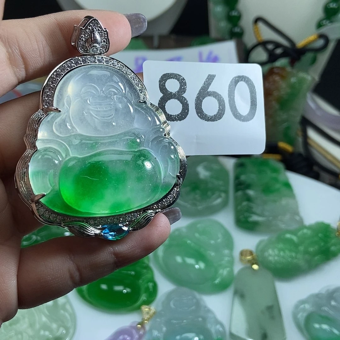 翡翠未镶嵌吊坠(赠链)