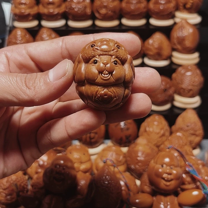 橄榄核把件爱****精发财兔单颗通尺002