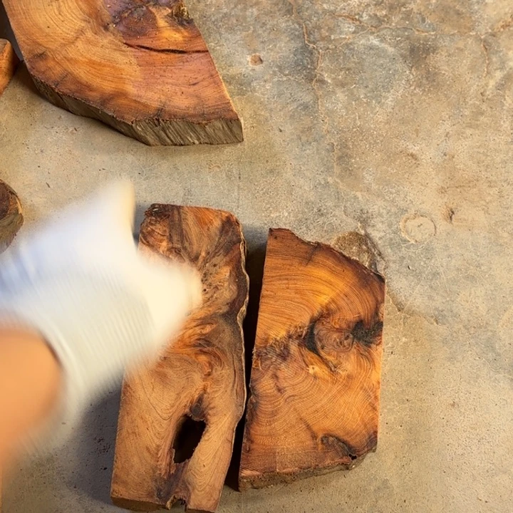 帅***哥柏木黑油崖柏板子俩块