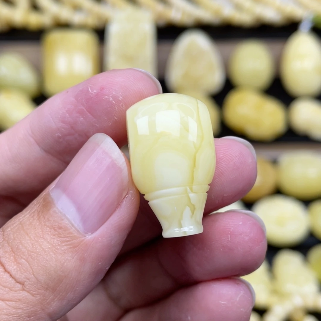 琥珀未镶嵌裸石琥珀蜜蜡