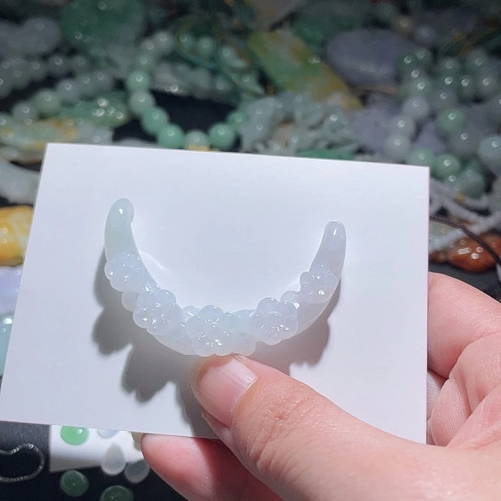 颈饰未镶嵌翡翠天