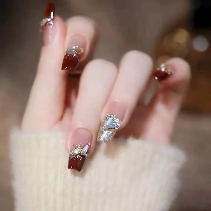 酒红法式爆闪碎钻高级风美甲片