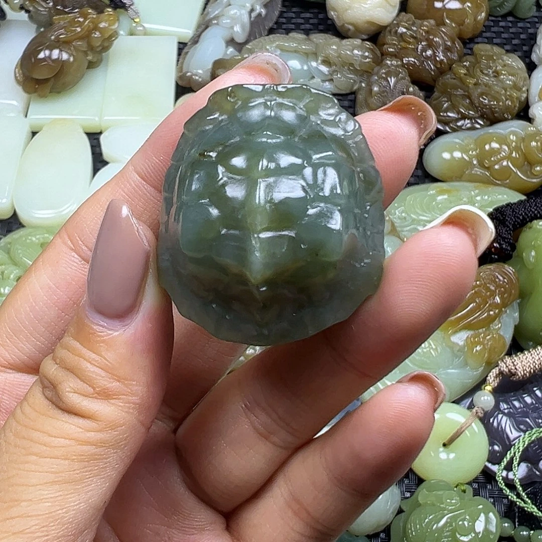 和田玉未镶嵌颈饰微瑕漏，不退不换