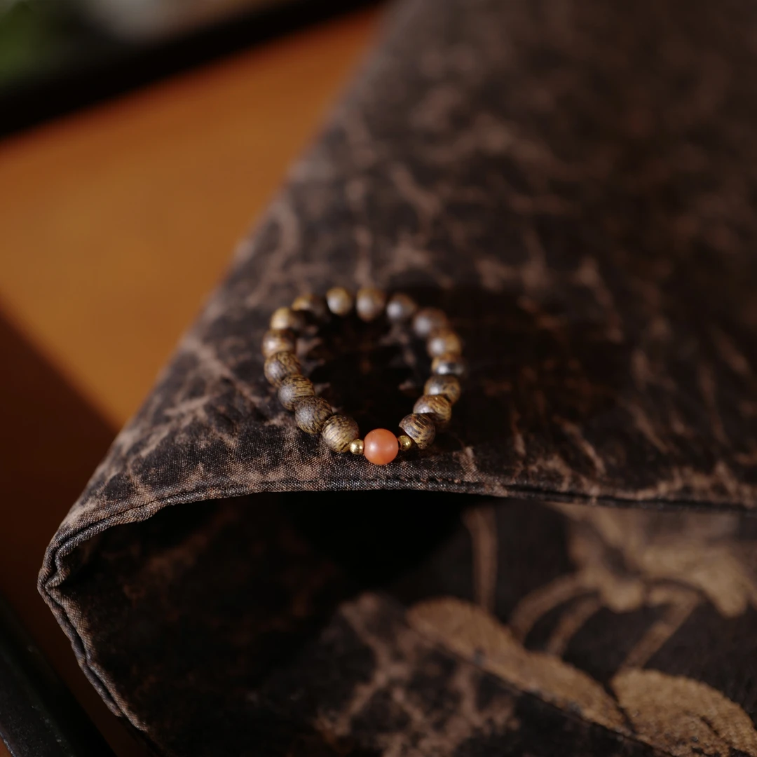 沉香18K奇楠沉香南红戒环