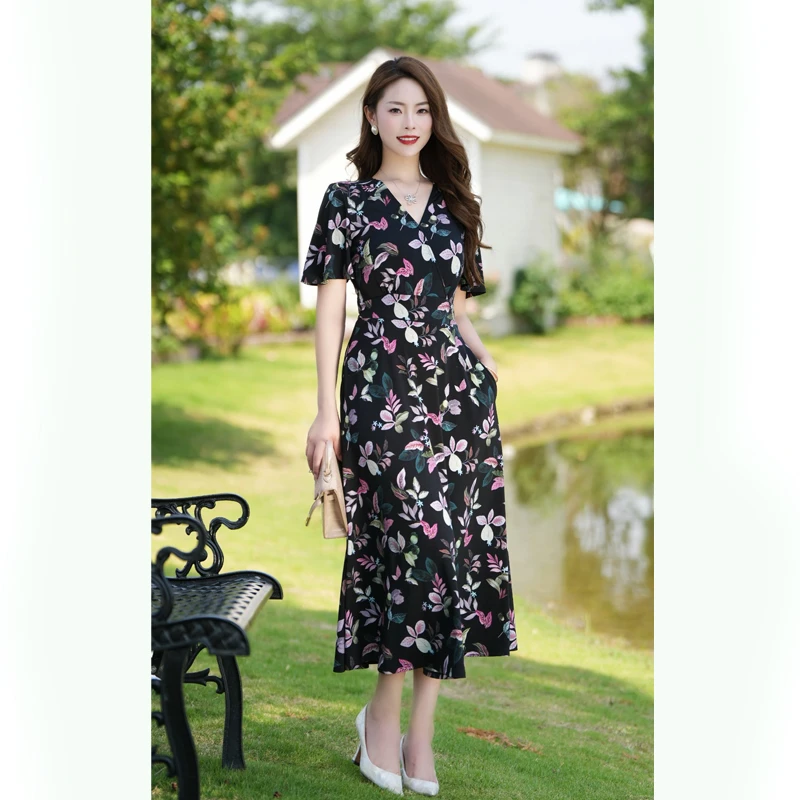 【飘逸仙气】YINER音儿 25年新款V领茶歇复古印花连衣裙8C65305006