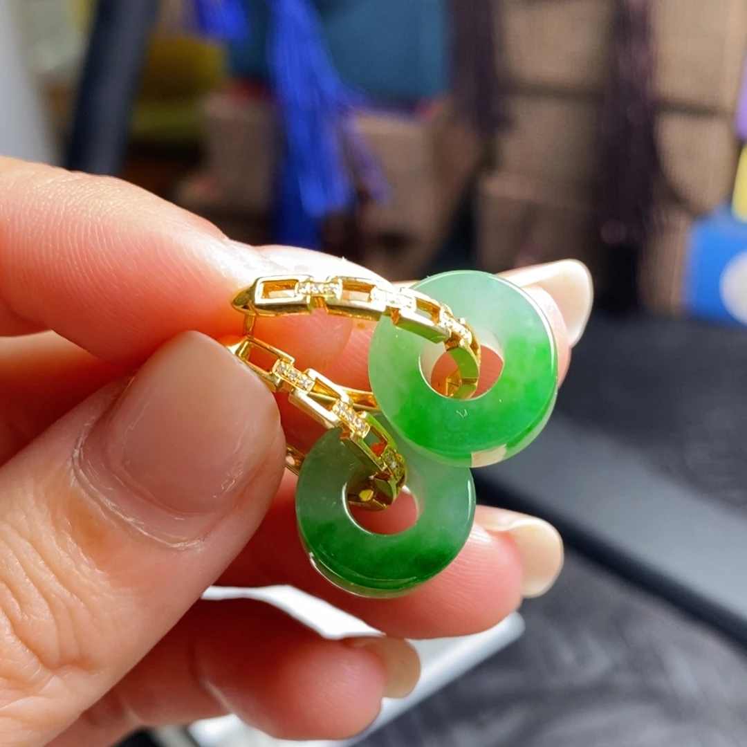 翡翠18K金镶嵌耳饰阳绿甜甜圈耳扣