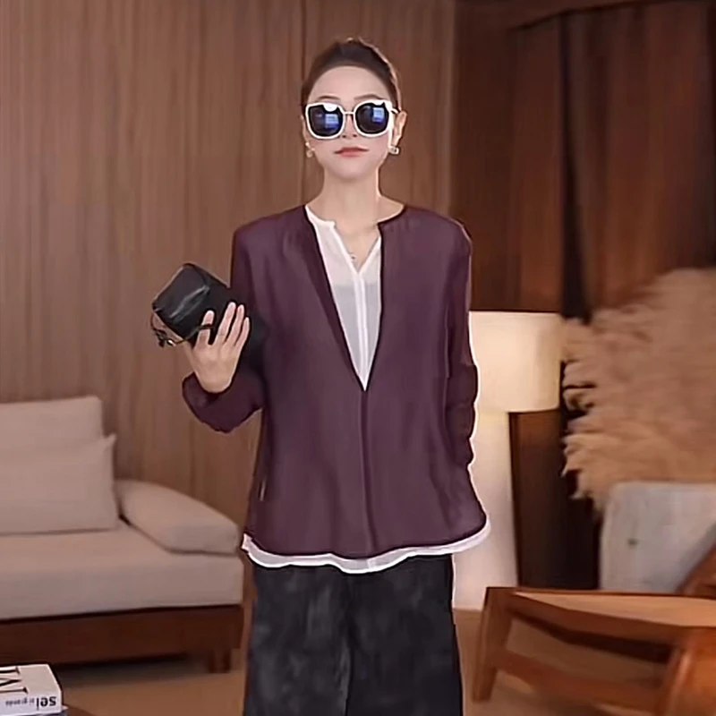 韩版洋气时髦撞色拼接假两件上衣女士2025早秋新款宽松遮肉V领T恤