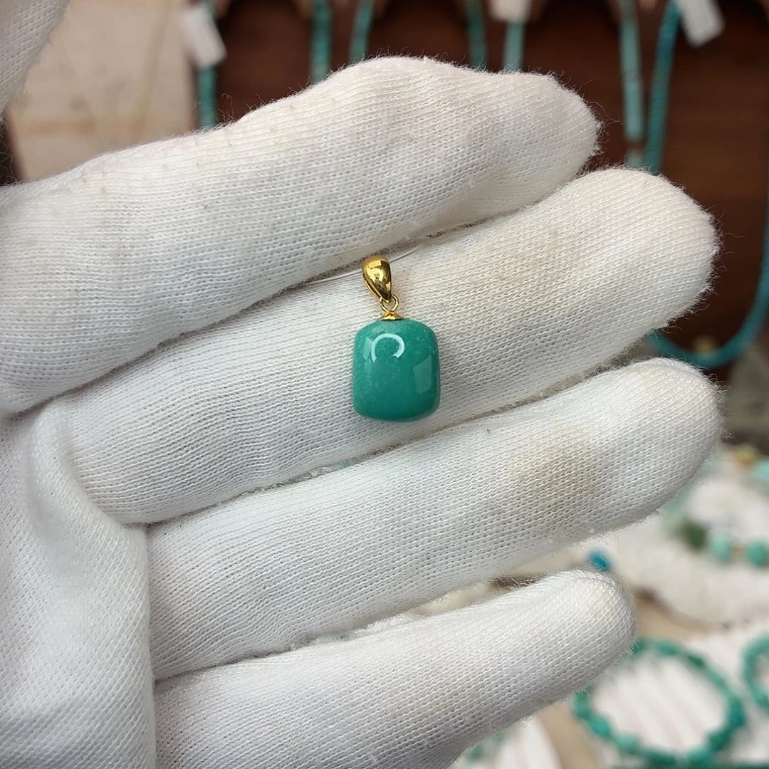 18K金镶嵌绿松石吊坠(不含链)