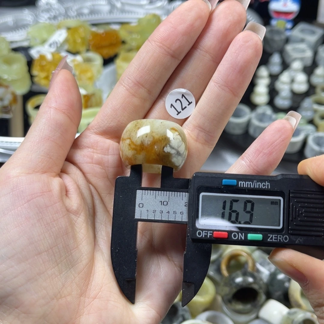 蛇纹石玉未镶嵌戒指