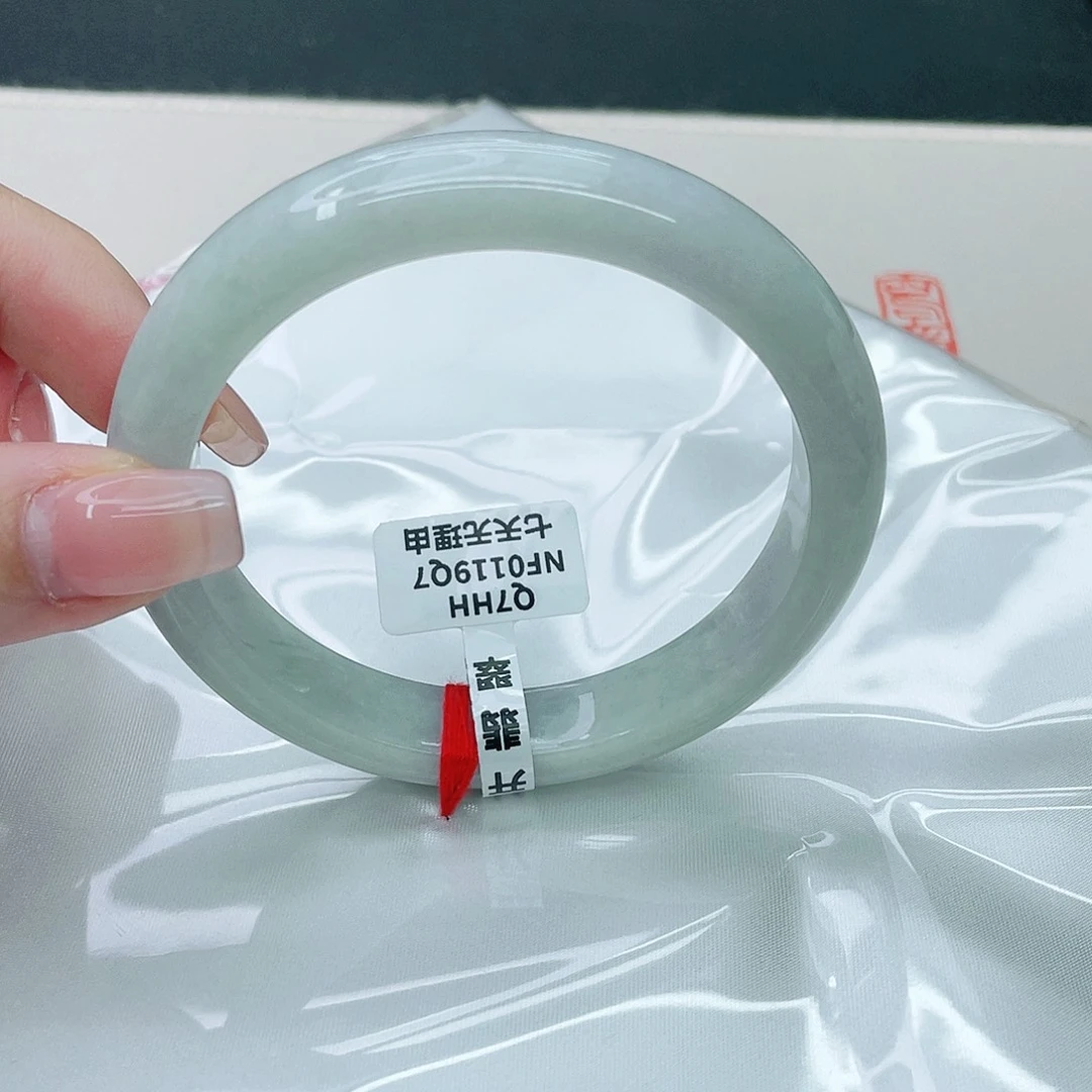 翡翠手镯未镶嵌正62.7