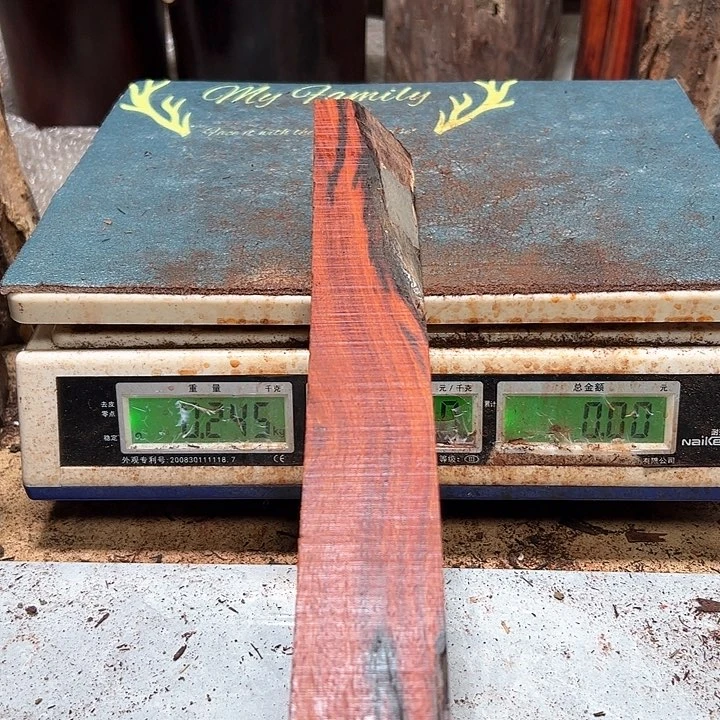 檀香紫檀（小叶紫檀）阳*