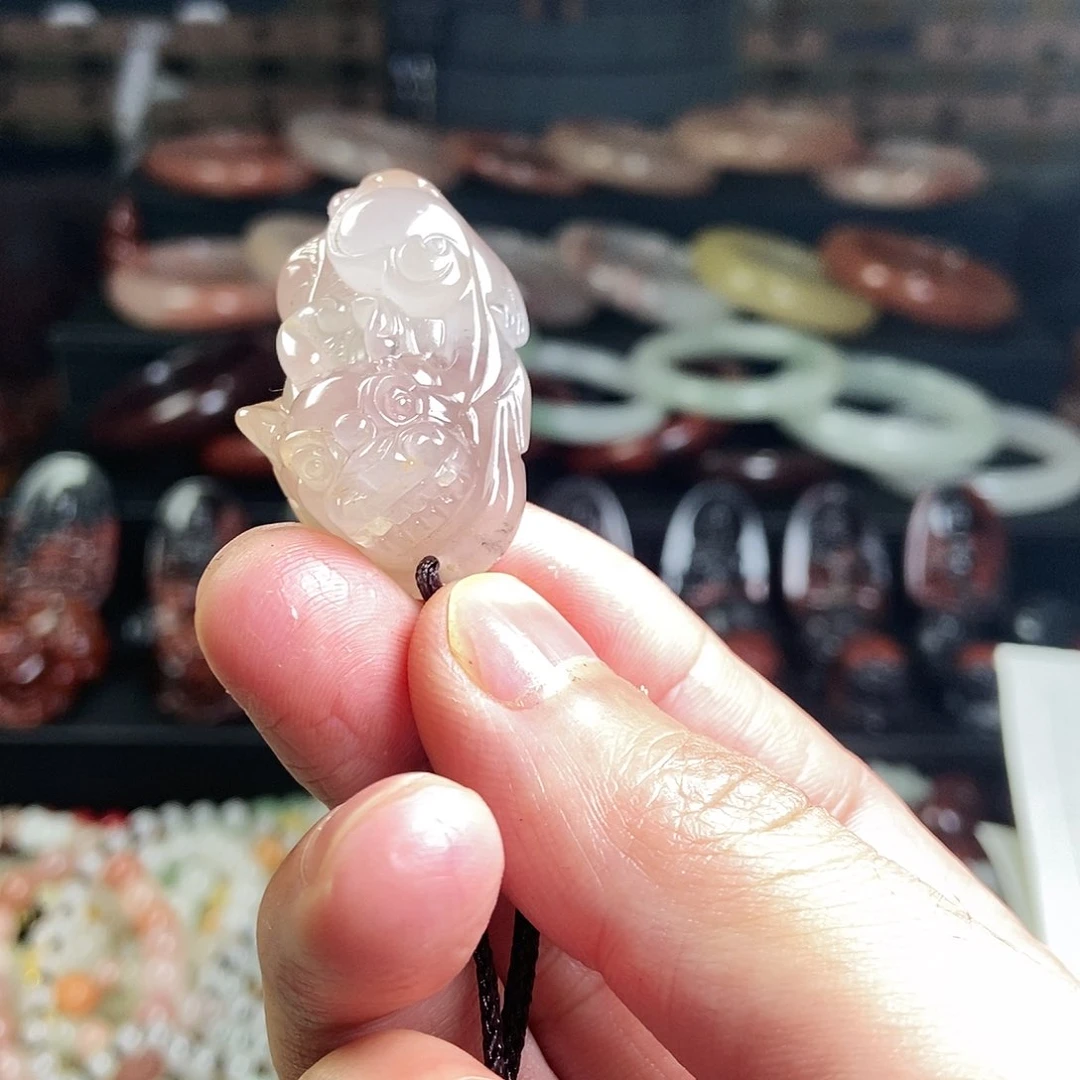 石英质玉颈饰未镶嵌