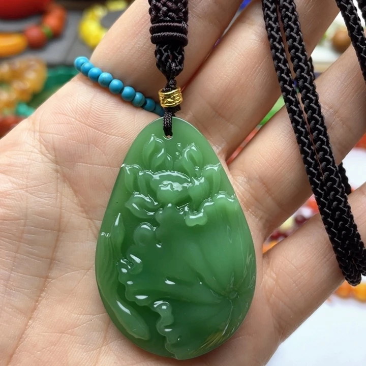 树脂制品3号雕刻吊坠