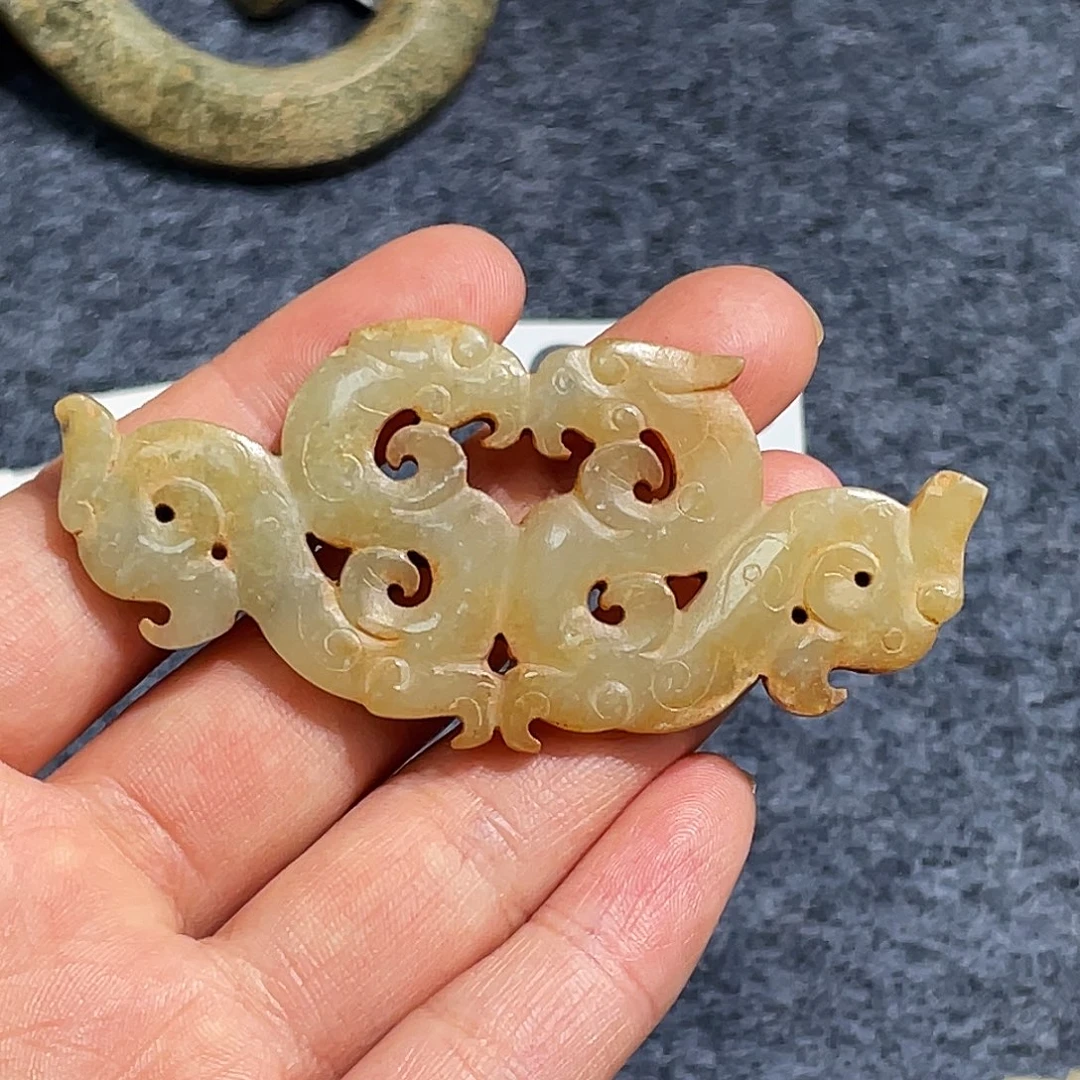 和田玉（糖玉）颈饰未镶嵌云***玩