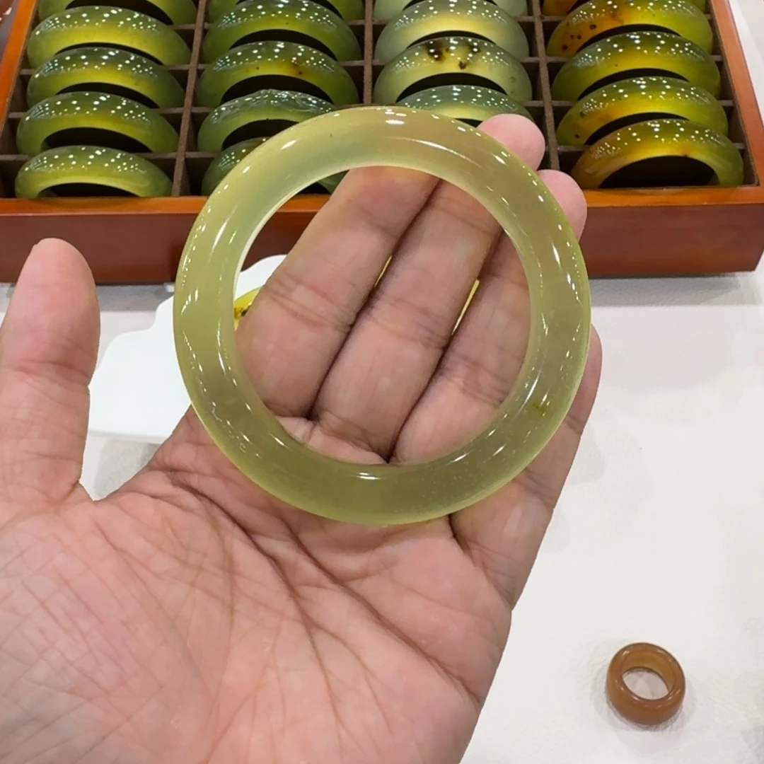 蛇纹石玉未镶嵌手镯53圈口