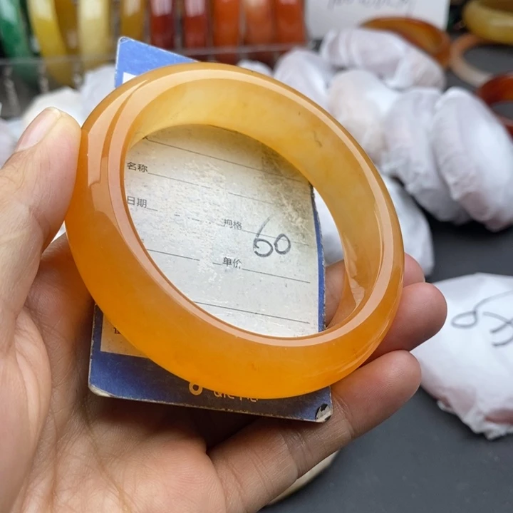 石英质玉未镶嵌手镯