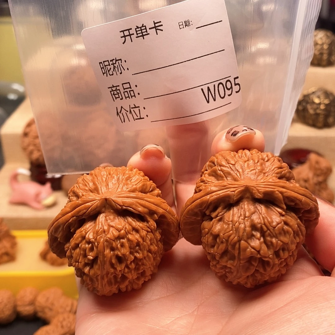 辰***品把件文玩核桃精品课程的教学与研究工作者