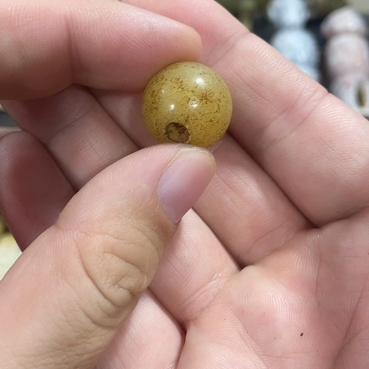 鲁***缘和田玉（糖玉）未镶嵌挂件