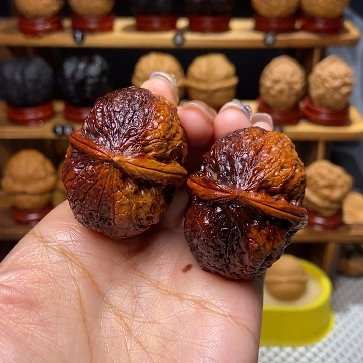 文玩核桃吊坠七彩9