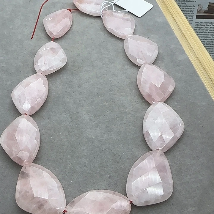 查罗石合金珠宝半成品粉水晶片片一条