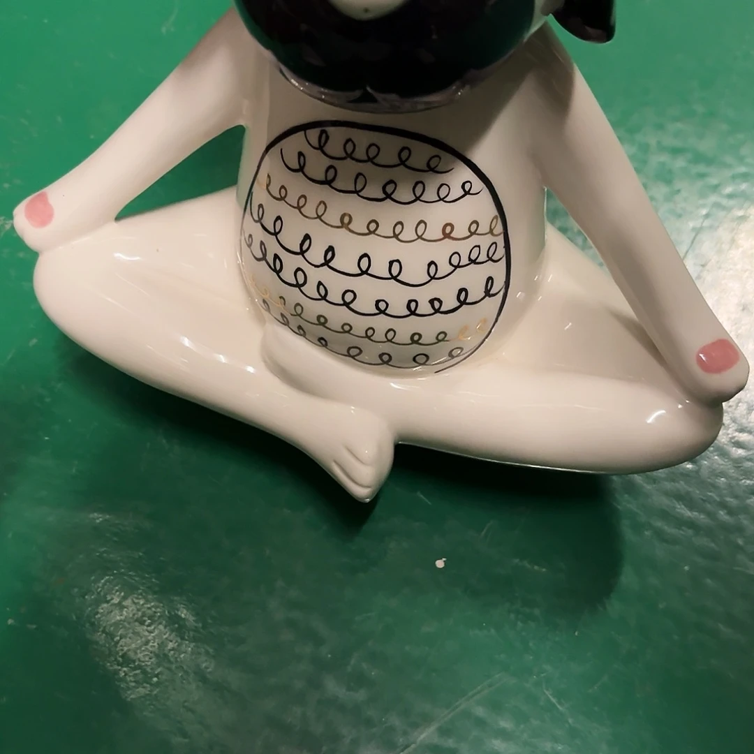 皮***白陶瓷艺术设计中心