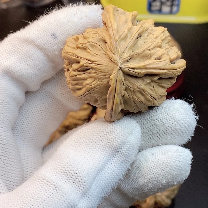 添***饭文玩核桃吊坠黄瑕疵不退不换