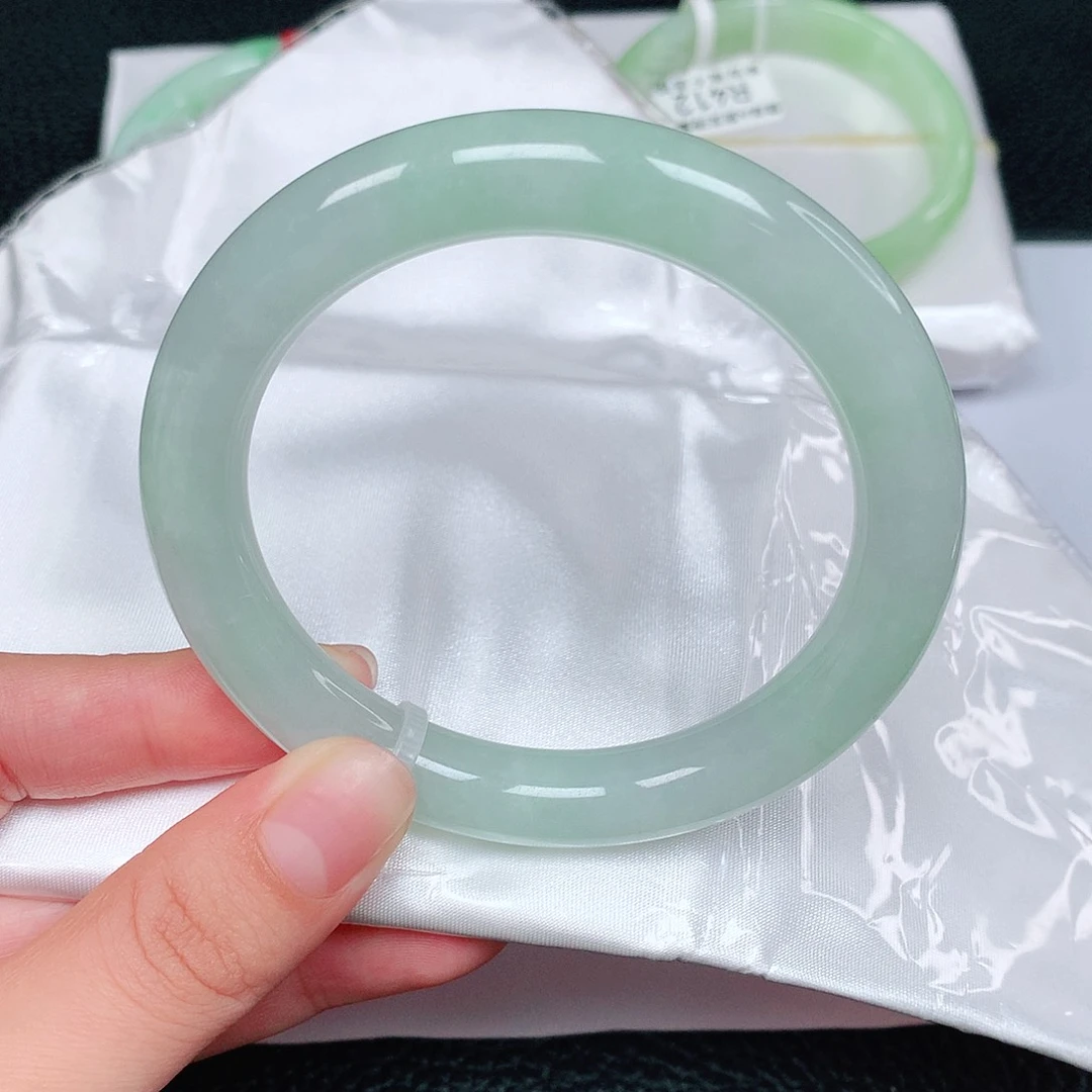 翡翠未镶嵌手镯（圆镯）圆条57