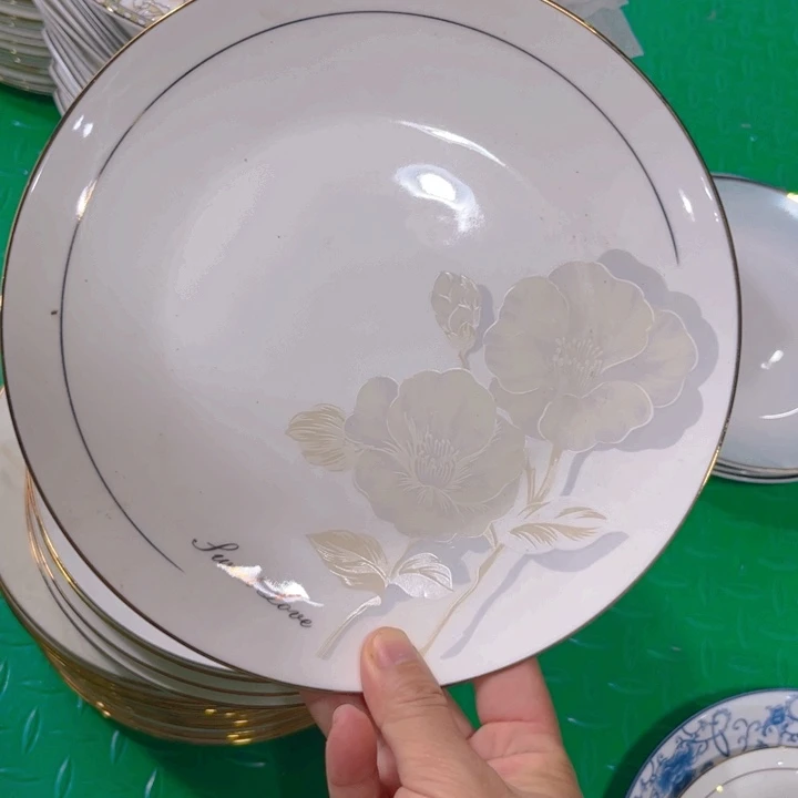 瓷片秒金八寸浅盘六个微瑕
