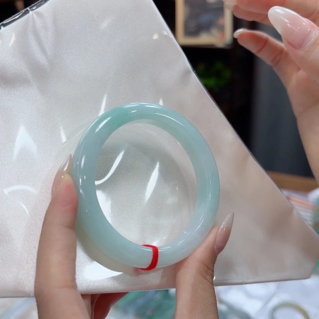 翡翠未镶嵌手镯翡翠