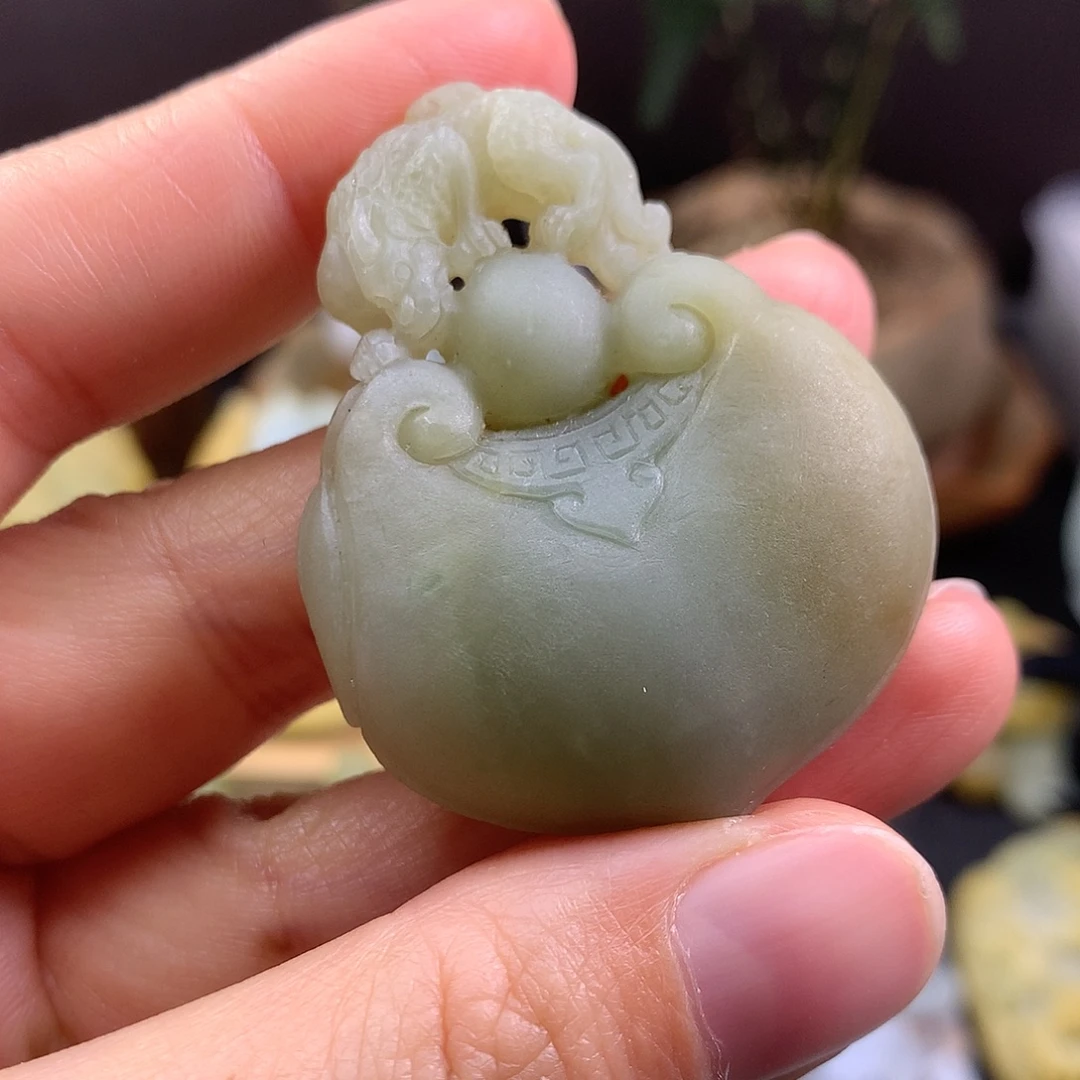 定制翡翠未镶嵌如意