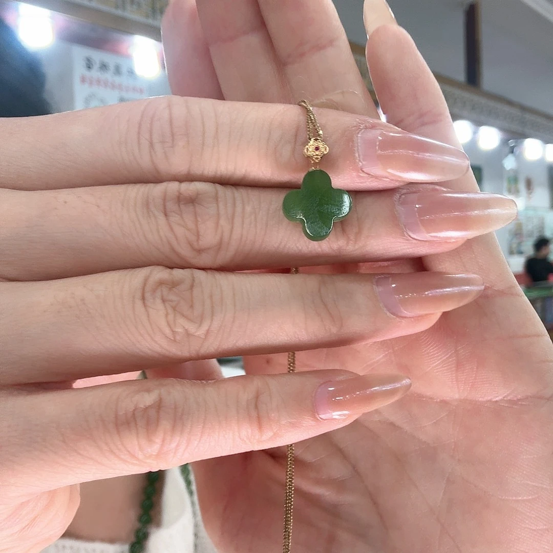 和田玉吊坠(不含链)18K金镶嵌