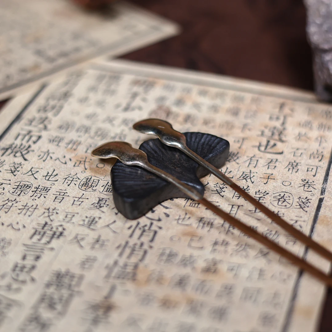 【斋居】鎏金-灰念-杏叶筷架 茶道配件（灰念0747）