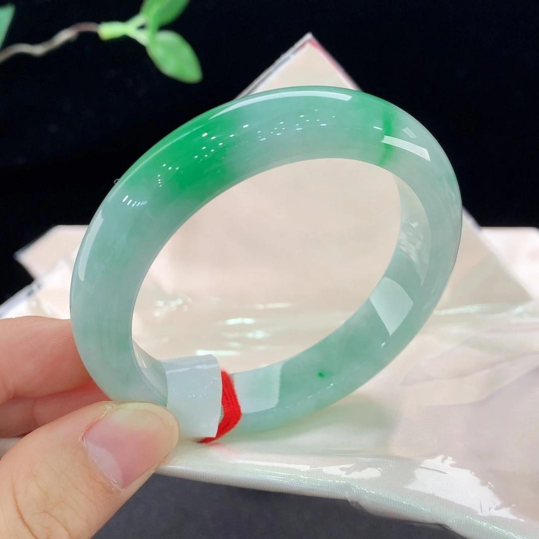 翡翠未镶嵌手镯2100