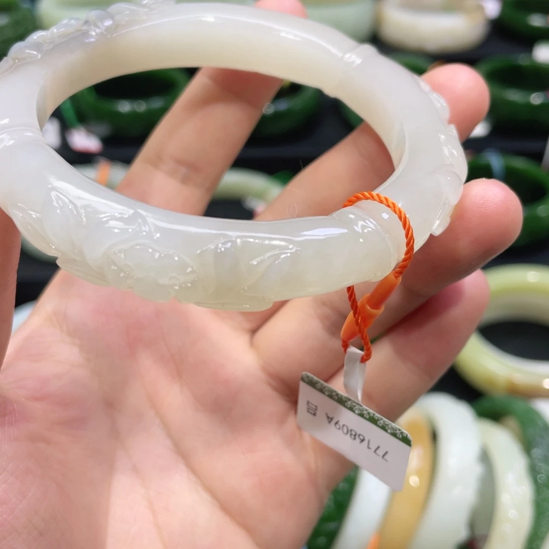 未镶嵌手镯和田玉