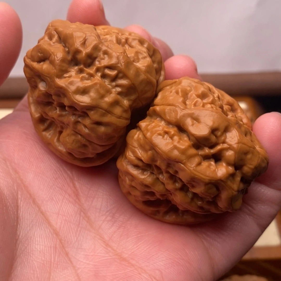 【闪购商品】把件文玩核桃「****峰边40左右