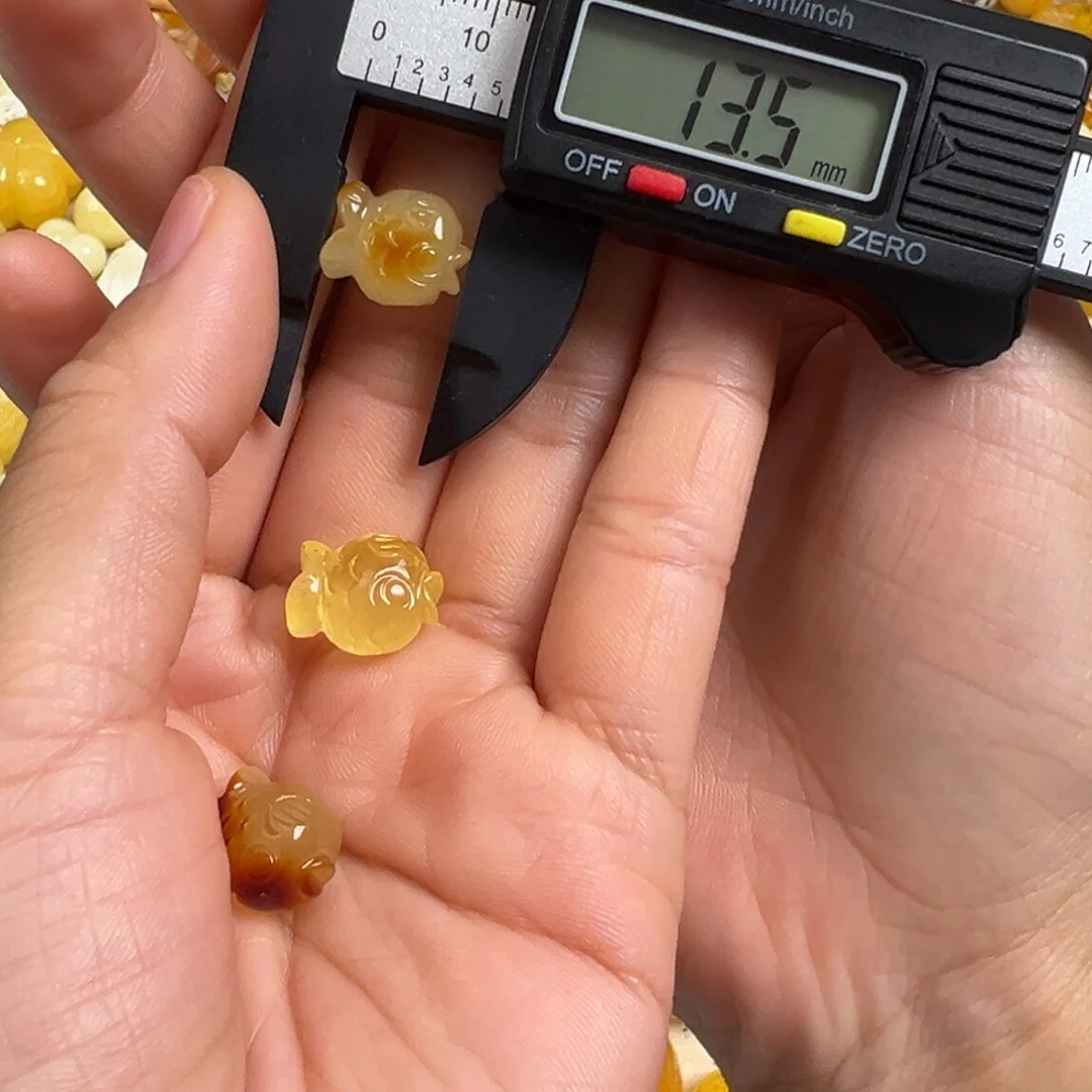 ****猫蜜蜡未镶嵌裸石蜜蜡