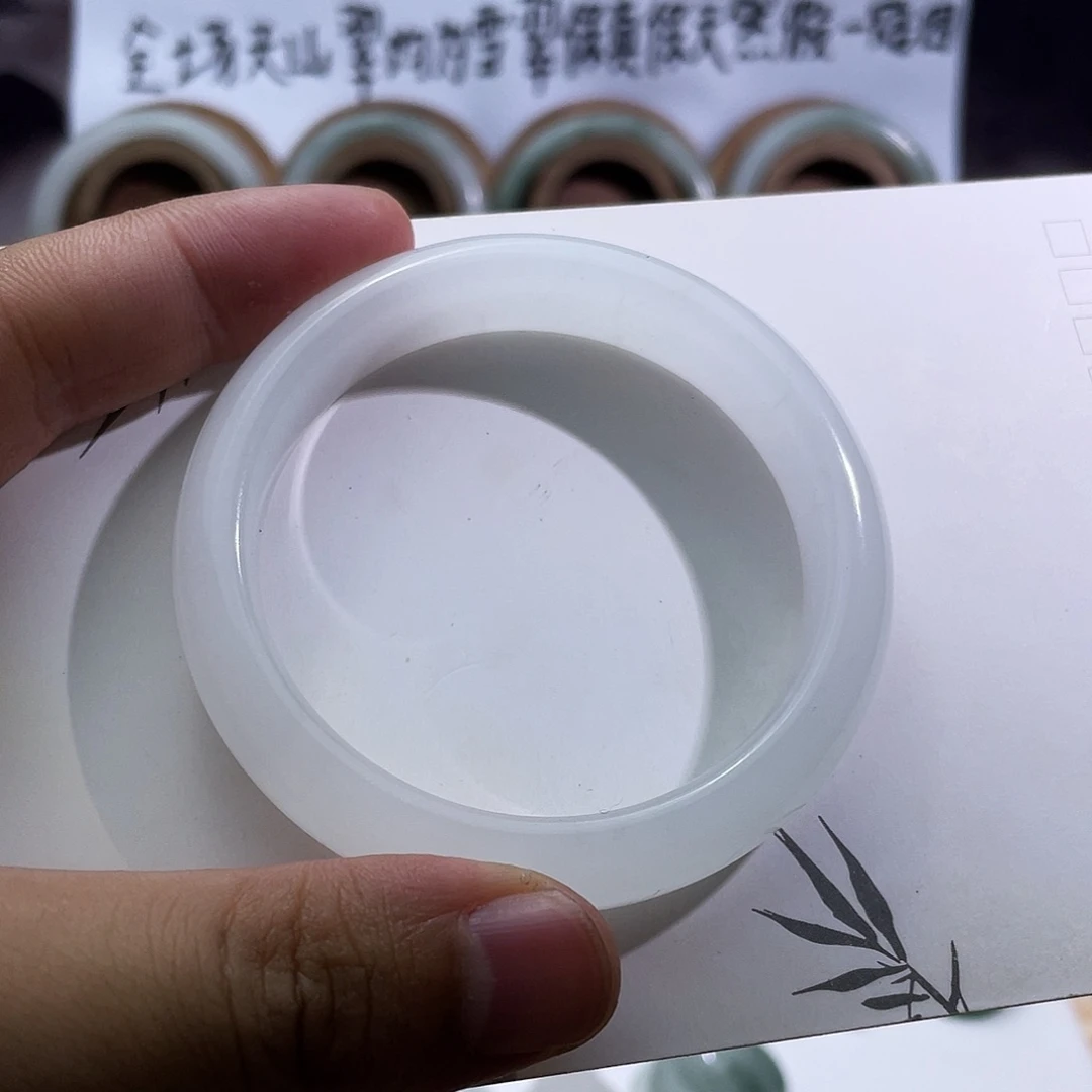 @***米石英质玉手镯未镶嵌