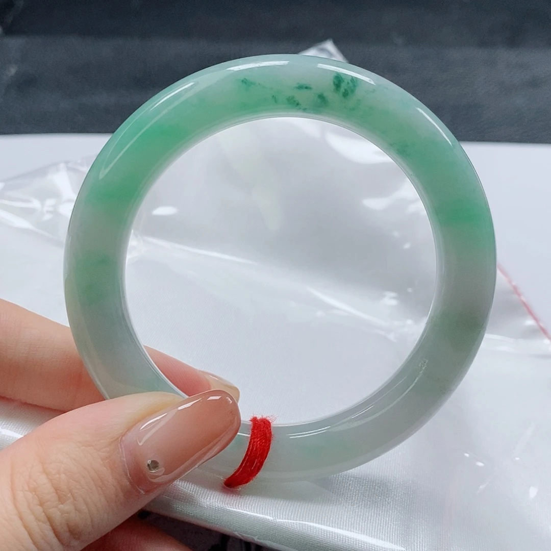 【闪购商品】未镶嵌手镯（圆镯）翡翠428号