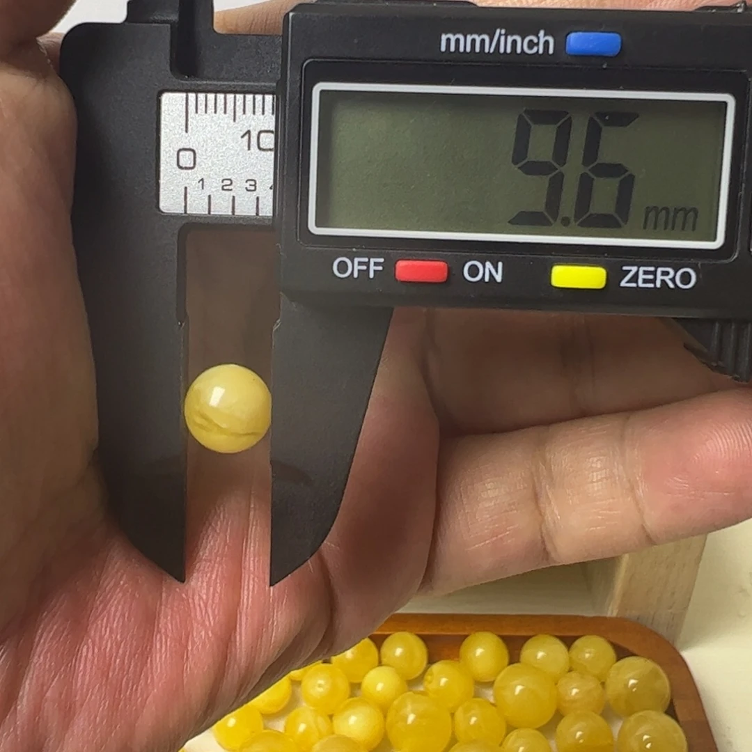 琥珀未镶嵌裸石微瑕单珠020