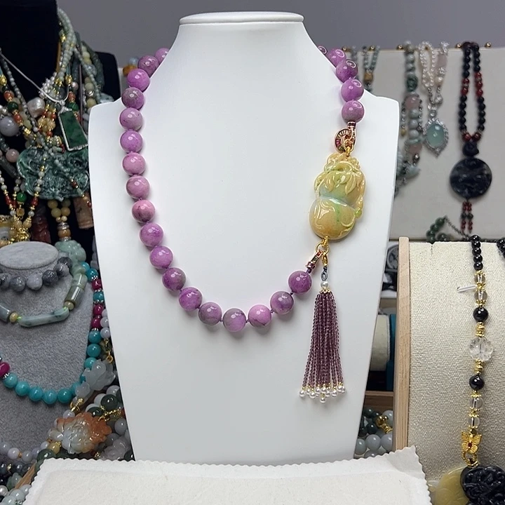 翡翠未镶嵌颈饰葫芦