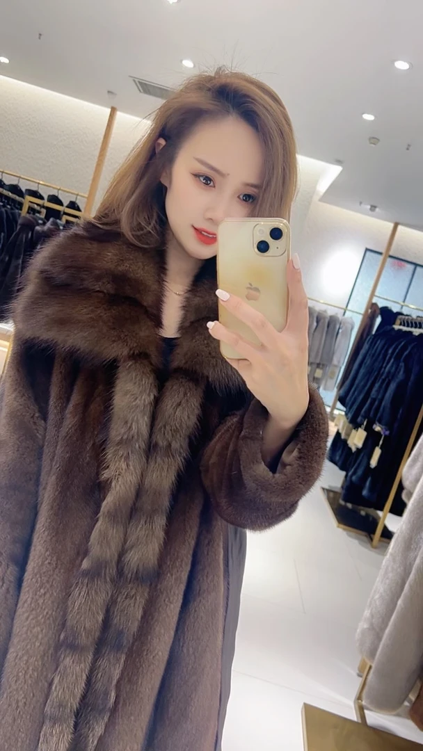 欧秀舒伊 【梦幻传奇】OXSY20211  110渔貂领腰带大衣