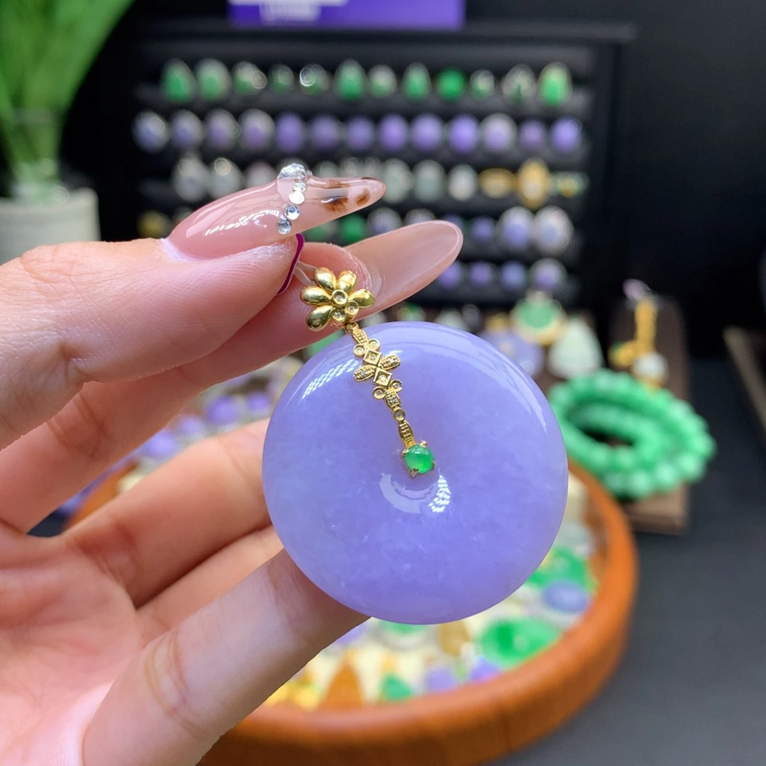 翡翠18K金镶嵌颈饰