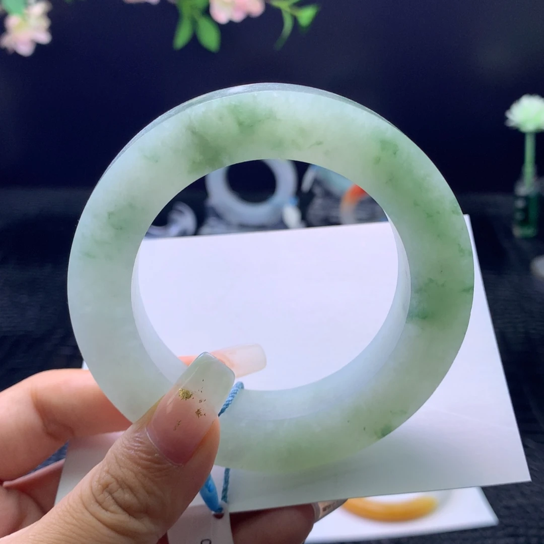 定制翡翠未镶嵌手镯