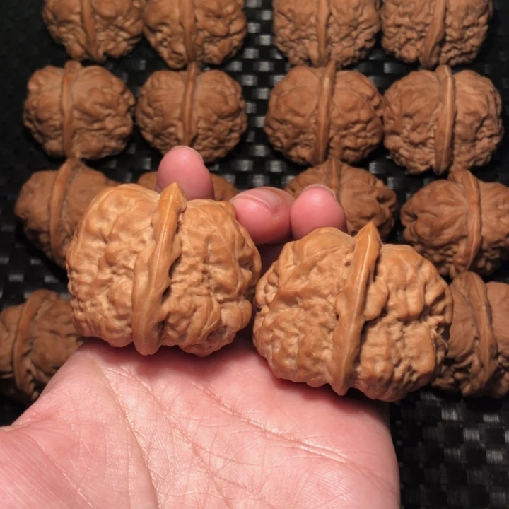 策***腾把件文玩核桃蛙王