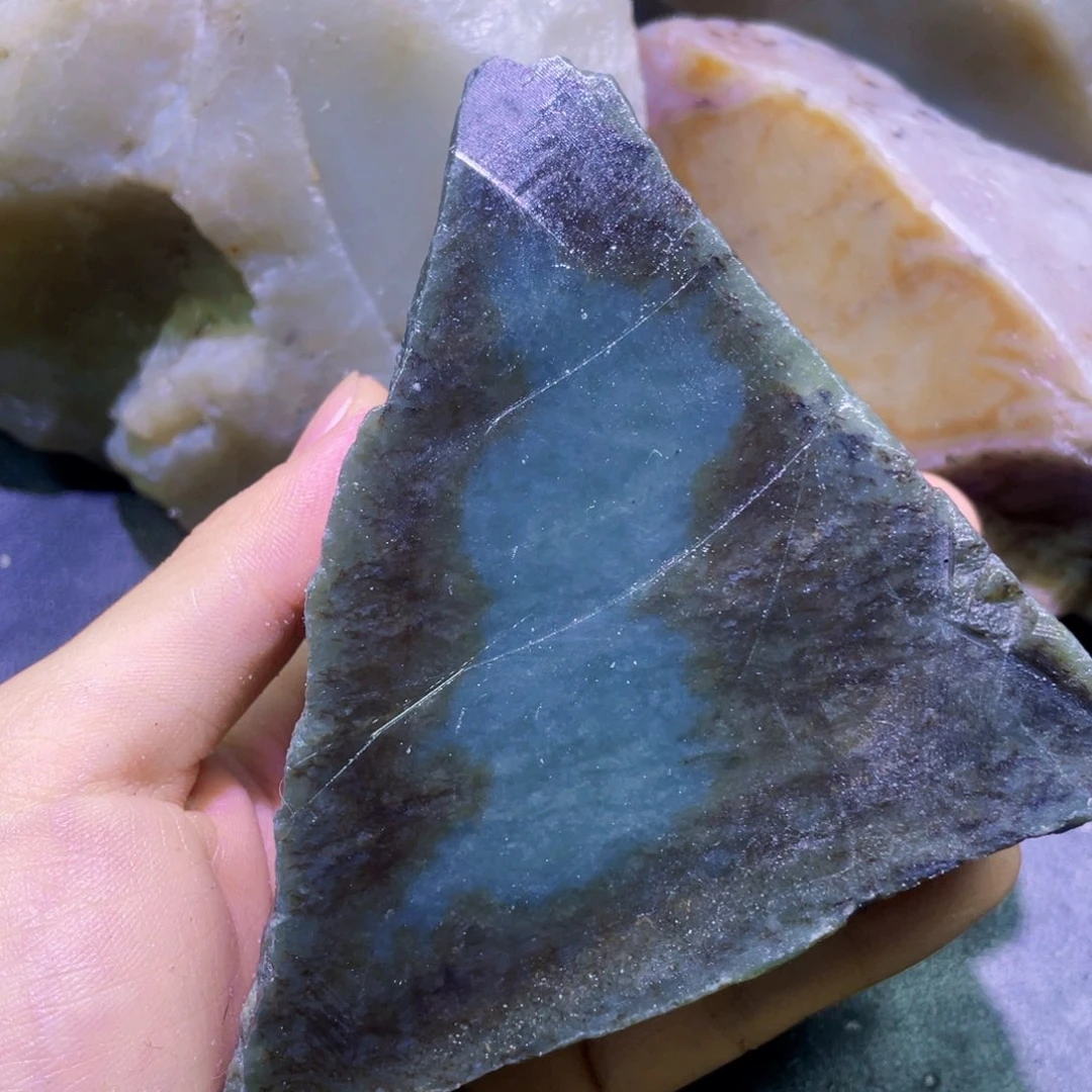 和田玉未镶嵌珠宝半成品