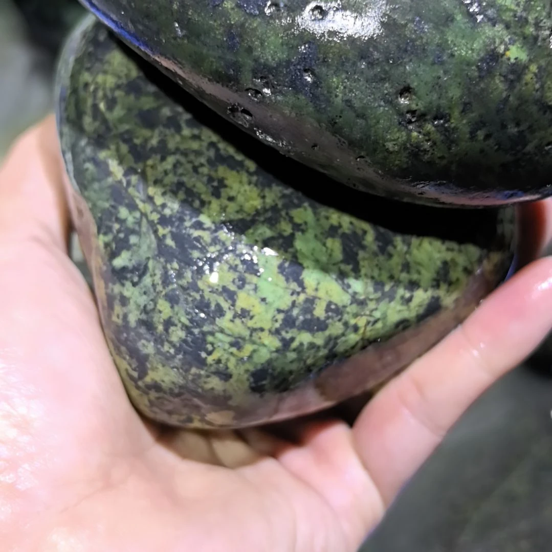用***7藏玉药王石原石两个
